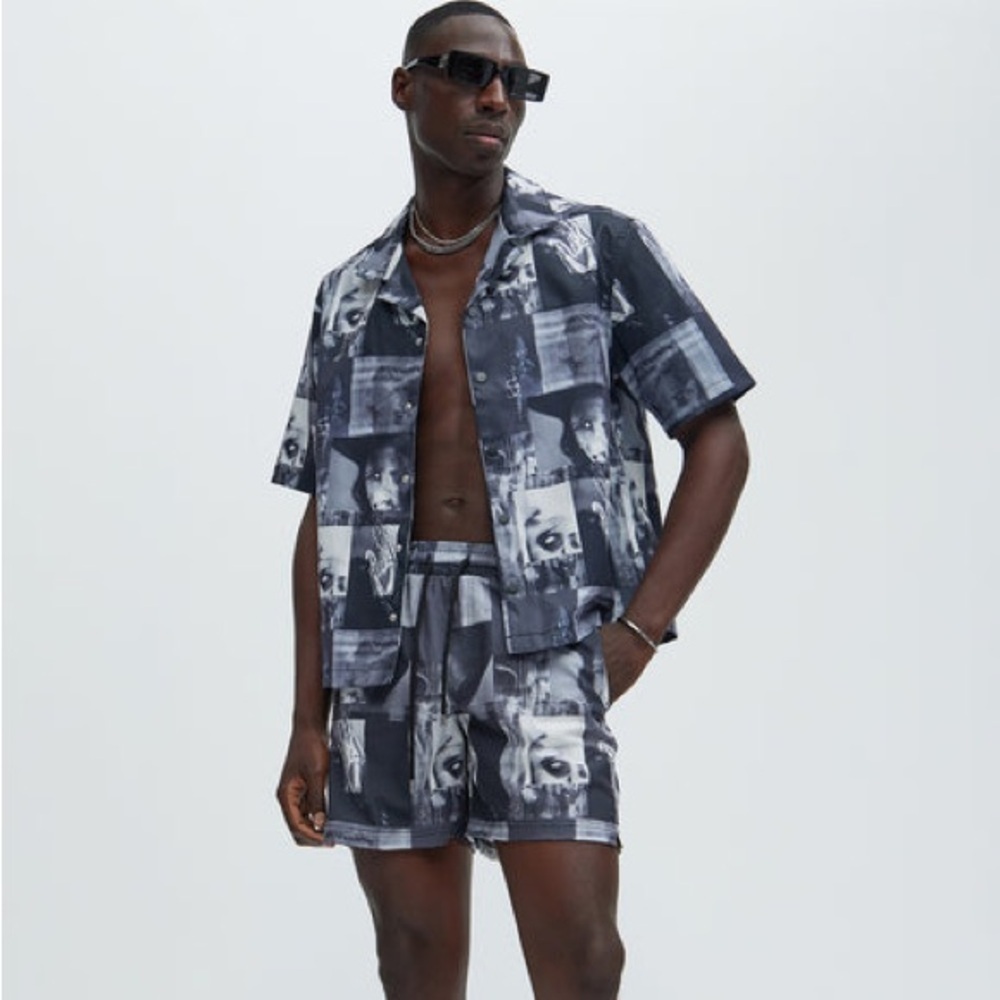 Scissor Hands Men’s Button Up Graphic Black & White Shorts | Size Medium NWOT